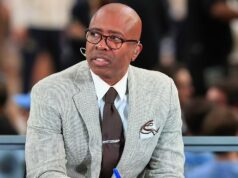 Kenny Smith ukončil rozhovory o práci UNC a od budúceho trénera požaduje dlhodobý záväzok Kenny Smith ukončil rozhovory o práci UNC a od budúceho trénera požaduje dlhodobý záväzok