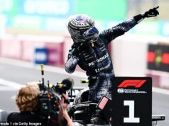 Kimi Antonelli sa stal NAJMLADŠÍM lídrom šampionátu v histórii s postupnými víťazstvami, keď George Russell prežil mizerné popoludnie – po tom, čo Ollie Bearman mal vážnu haváriu v rýchlosti 191 mph na Veľkej cene Japonska Kimi Antonelli sa stal najmladším lídrom svetového šampionátu v histórii, keď vyhral Veľkú cenu Japonska, svoje druhé preteky v rade.