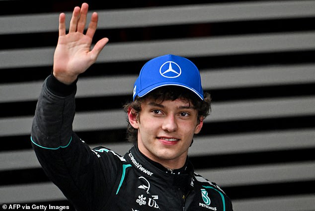 Kimi Antonelli vyhral Veľkú cenu MAIDEN, keď Lewis Hamilton obsadil Kimi Antonelli vyhral svoju prvú Veľkú cenu, keď Mercedes pokračoval v dobrom štarte sezóny v Číne