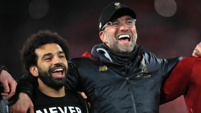 Klopp hovorí, že spoluhráč z Liverpoolu by sa mohol vyrovnať „smiešnym“ číslam Salaha, keďže Carragher odhalil nezmysel
