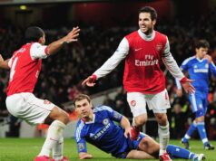 Komentáre Cesca Fabregasa na adresu Chelsea hovorili za všetko po tom, čo vyznal svoju lásku k Arsenalu Cesc Fabregas z Arsenalu oslavuje druhý gól Arsenalu s Theom Walcottom (L) počas zápasu Barclays Premier League medzi Arsenalom a Chelsea na Emirates Stadium 27. decembra 2010 v Londýne v Anglicku.