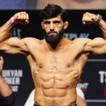 Konkurent UFC Arman Tsarukyan začína bitku na wrestlingovom podujatí