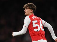 Kto je tréner Arsenalu, ktorý vyvolal spory Maxa Dowmana? Otcov hnev v rádiu, volajú sociálne siete Otec Maxa Dowmana spustil zúrivé vyčíňanie