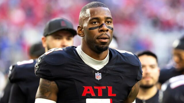 Kyle Pitts z Falcons vyzýva hráčov NFL, že preskočili služby Rondale Moore
