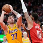 Lakers sa objavia neskoro a porazia Rockets šiestym víťazstvom v rade