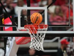 Lamar sa rozchádza s trénerom Alvinom Brooksom Basketbal NCAA: Cincinnati na Texas Tech