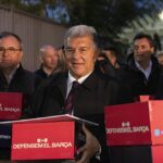 Laporta vedie prezidentské podpisy Barcy pod hrozbou koalície