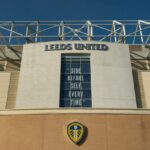 Leeds a Man Utd spoja svoje sily v snahe, aby boli spevy Jimmyho Savile klasifikované ako zločin z nenávisti