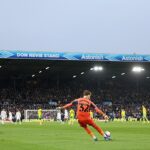 Leeds United vyzval na tvrdý zásah proti skandovaniu fanúšikov o Jimmym Savileovi