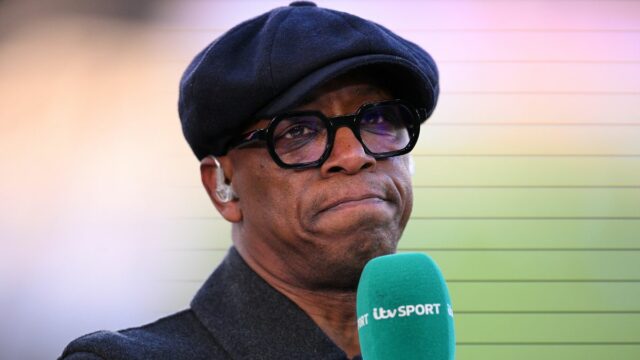 BIRMINGHAM, ANGLICKO - 26. OKTÓBRA: Ian Wright prezentuje pre ITV Sport pred medzinárodným prípravným zápasom žien medzi Anglickom a Brazíliou na City of Manchester Stadium 25. októbra 2025 v Manchestri v Anglicku. (Foto: Ben Roberts – Danehouse/Getty Images)