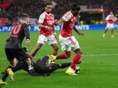 Legenda Arsenalu Martin Keown brutálne vyzval Simona Jordana za svoj „zaujatý“ komentár po tom, čo odborník trval na tom, že kontroverzná penalta proti Bayeru Leverkusen bola správna. Madueke spadol na zem po tom, čo tvrdil, že ho v pokutovom území zrazil Tillman – hoci rozhodnutie o udelení trestu rozdelilo názory