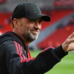 Legendy Liverpoolu verzus legendy Borussie Dortmund NAŽIVO: Najnovšie skóre, tímové novinky a aktualizácie, keď sa Jurgen Klopp po prvý raz vráti na spojnicu Anfield so Stevenom Gerrardom a Petrom Crouchom v akcii