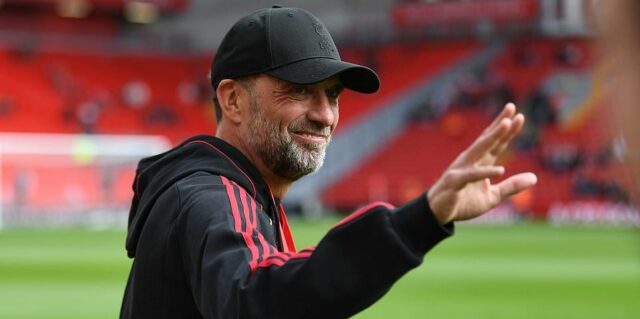 Legendy Liverpoolu verzus legendy Borussie Dortmund NAŽIVO: Najnovšie skóre, tímové Legendy Liverpoolu verzus legendy Borussie Dortmund NAŽIVO: Najnovšie skóre, tímové novinky a aktualizácie, keď sa Jurgen Klopp po prvý raz vráti na spojnicu Anfield so Stevenom Gerrardom a Petrom Crouchom v akcii