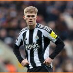 Lewis Hall by mohol uzavrieť nový kontrakt počas prestupových spojení Man United