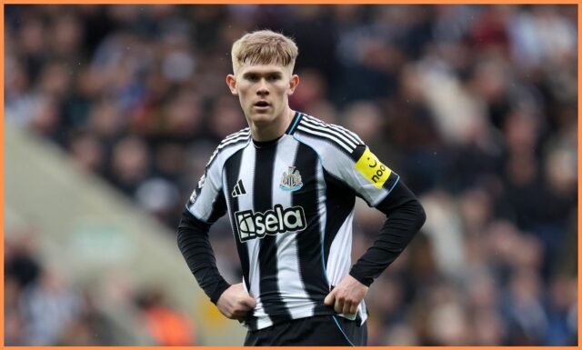 Lewis Hall by mohol uzavrieť nový kontrakt počas prestupových spojení Man United
