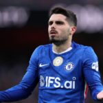 Pedro Neto z Chelsea reaguje počas zápasu Premier League medzi Arsenalom a Chelsea na Emirates Stadium 1. marca 2026 v Londýne v Spojenom kráľovstve.