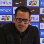 LONDÝN, ANGLICKO - 14. marca: Liam Rosenior, manažér Chelsea, reaguje počas zápasu Premier League medzi Chelsea a Newcastlom United na Stamford Bridge 14. marca 2026 v Londýne v Anglicku. (Foto: Ryan Pierse/Getty Images)