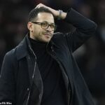 Liam Rosenior sa vyhrážal, že oseká hráčov Chelsea, ktorí nedokážu udržať disciplínu