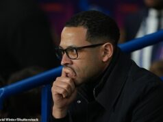 Liam Rosenior sľubuje, že chytí krtka Chelsea: Šéf Blues odpovedá po tom, čo sa francúzskym novinárom prezradila zostava pre porážku PSG pred úderom 5:2 Liam Rosenior sľúbil, že príde na koniec, ako unikol tímový list Chelsea