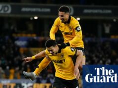 Liga majstrov Liverpoolu bola zasiahnutá a Everton skončil s domácim chrapúňom – Football Weekly | futbal Wolverhampton Wanderers vs Liverpool - Premier League - Molineux Andre z Wolverhamptonu Wanderers oslavuje druhý gól svojho tímu v zápase počas zápasu Premier League na ihrisku Molineux, Wolverhampton. Dátum snímky: utorok 3. marca 2026. PA Foto. Fotografický kredit by mal znieť: Nick Potts/PA Wire. OBMEDZENIA: LEN REDAKČNÉ POUŽITIE Žiadne použitie s nepovoleným zvukom, videom, údajmi, rozpismi zápasov, klubovými/ligovými logami alebo