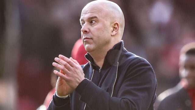 Liverpool rozhodne o „okamžitom pláne vypovedania slotu“, keď sa Alonso „zameriava“ na prácu manažéra; Odhalené „obavy“ FSG
