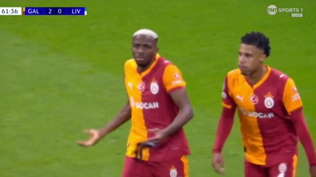 Victor Osimehn si myslel, že využil kvílku Ibrahima Konateho