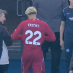 Liverpool utrpel ďalšiu ranu po zranení, keď Hugo Ekitike odkulhal proti Brightonu