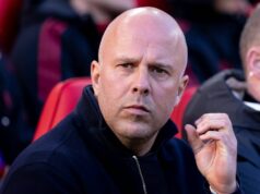 Liverpool už má spečatené dve prestupové zmluvy pre Arneho Slotu pred rušným letným obdobím Manažér Liverpoolu Arne Slot sa prizerá počas zápasu Premier League medzi Liverpoolom a Tottenhamom Hotspur na Anfielde