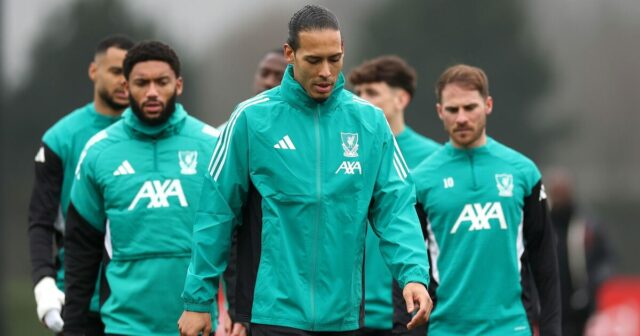 Liverpool zasiahol po náhlom zranení, keď 21-členný tím vs Galatasaray Liverpool zasiahol po náhlom zranení, keď 21-členný tím vs Galatasaray overil|Futbal|Športová aktivita