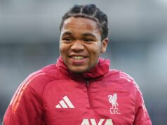 Liverpool „prijme ponuku“ na „veľmi talentovanú“ hviezdu z dvoch dôvodov po tom, čo Gerrard požiadal Slotu, aby ho začal Liverpool „prijme ponuku“ na „veľmi talentovanú“ hviezdu z dvoch dôvodov po tom, čo Gerrard požiadal Slotu, aby ho začal