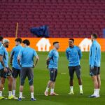 Hráči Newcastlu nastúpia v utorok večer pred zápasom na veľkolepý Nou Camp