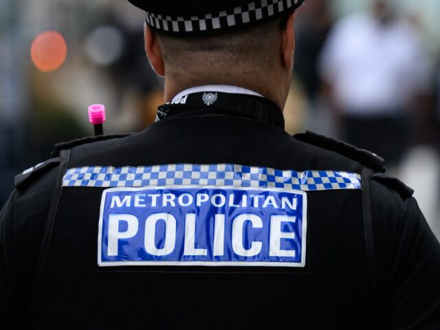 Londýnsky policajt natáčal v dave zastrašovanie novinárov Al-Džazíry | Policajné správy
