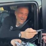 Luis Enrique sa pri rozdávaní autogramov prihovára fanúšikom