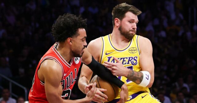 Luka Doncic získal 51 bodov ako vznikajúci Lakers rout Bulls
