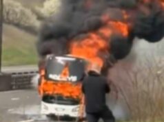 M6 Coach vystrelil, keď fanúšikovia Man City čelili cestovnému chaosu vo finále pohára Carabao | Futbal | Šport M6 Coach vystrelil, keď fanúšikovia Man City čelili cestovnému chaosu vo finále pohára Carabao | Futbal | Šport