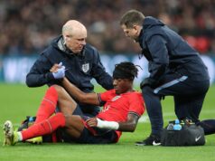 Madueke, Eze, Saliba – správy o zranení Arsenalu a dátumy návratu pre osem hráčov mimo Noni Madueke sa lieči