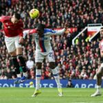 Majstrovské rozhodnutie Michaela Carricka, keď sa Man Utd vyšplhal na tretie miesto vo víťazstve Crystal Palace