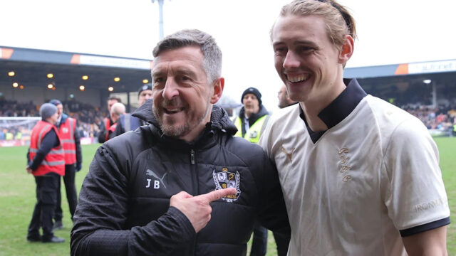 Mali by nižšie postavené tímy hrať v FA Cupe vždy doma?
