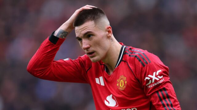 MANCHESTER, ANGLICKO - 1. marca: Benjamin Sesko z Manchestru United reaguje počas zápasu Premier League medzi Manchestrom United a Crystal Palace na Old Trafford 1. marca 2026 v Manchestri v Anglicku. (Foto: Molly Darlington/Copa/Getty Images)