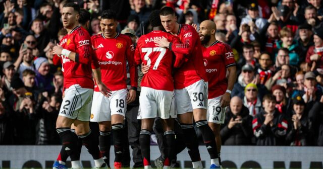 Sandro Tonali a Bruno Guimaraes z Newcastlu United počas finále Carabao Cupu medzi Liverpoolom a Newcastlom United na štadióne Wembley 16. marca 2025 v Londýne v Anglicku. 