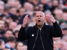 Manažér Liverpoolu Arne Slot nemá žiadnu radosť zo zamerania Premier League na štandardky Manažér Liverpoolu Arne Slot nemá žiadnu radosť zo zamerania Premier League na štandardky