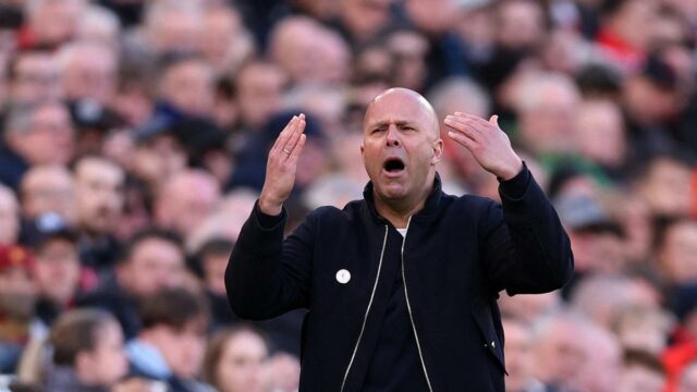 Manažér Liverpoolu Arne Slot nemá žiadnu radosť zo zamerania Premier League na štandardky
