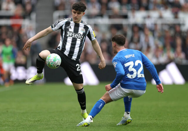 Manchester City má pole position, aby podpísal tohto krajného obrancu Download app from appStore