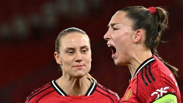 Ellen White, Jen Beattie a Ben Haines