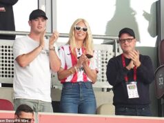 Manžel filmárky supermodelky Claudie Schifferovej zdvojnásobil podiel v Brentforde, aby odovzdal veľkú výhru v klube Premier League. Brentford dostal injekciu 40 miliónov libier, čiastočne vďaka uznávanému filmárovi Sirovi Matthewovi Vaughnovi - na snímke vedľa jeho manželky Claudie Schiffer