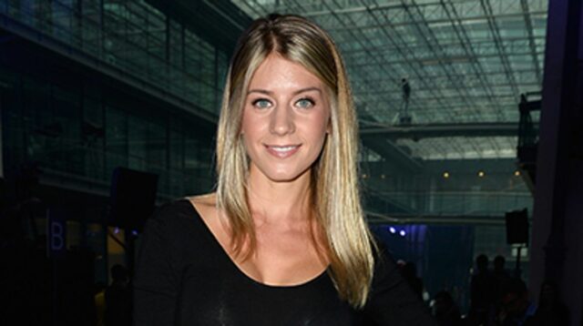 Manželka anglickej legendy si nechala poradiť od modeliek po tom, čo sa stala WAG na majstrovstvách sveta v Anglicku