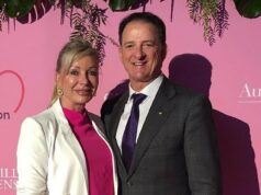 Manželka austrálskej kriketovej legendy Marka Waugha nazvala moslimov, ktorí sa postavili Anthonymu Albanesemu, „zvieratami“ v úžasnom výbuchu Prominentný austrálsky tréner Kim Waugh nechal X užívateľov ohromených po tom, čo moslimov, ktorí sa postavili premiérovi Anthonymu Albanesemu v mešite v Sydney, označil za „zvieratá“ (na obrázku so svojím manželom, kriketovou legendou Markom Waughom).