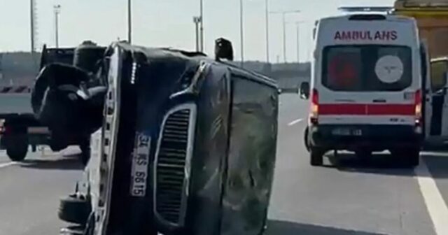Manželka ikony Premier League sa ponáhľala do nemocnice, keď sa Auto Marlene Alvarengovej videli prevrátené po nehode na ceste do školy svojich detí.