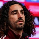 Marc Cucurella zo Španielska sa zúčastňuje tlačovej konferencie