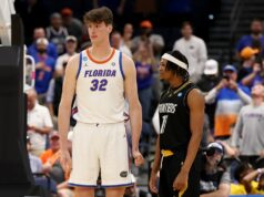 March Madness: Floridský Olivier Rioux vo virálnom momente prevyšuje súpera March Madness: Floridský Olivier Rioux vo virálnom momente prevyšuje súpera